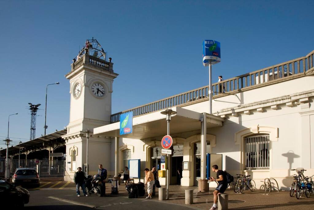 Superbe Entier Au Pied De La Gare Rer, A 15 Min De Paris & Orly Juvisy-sur-Orge
